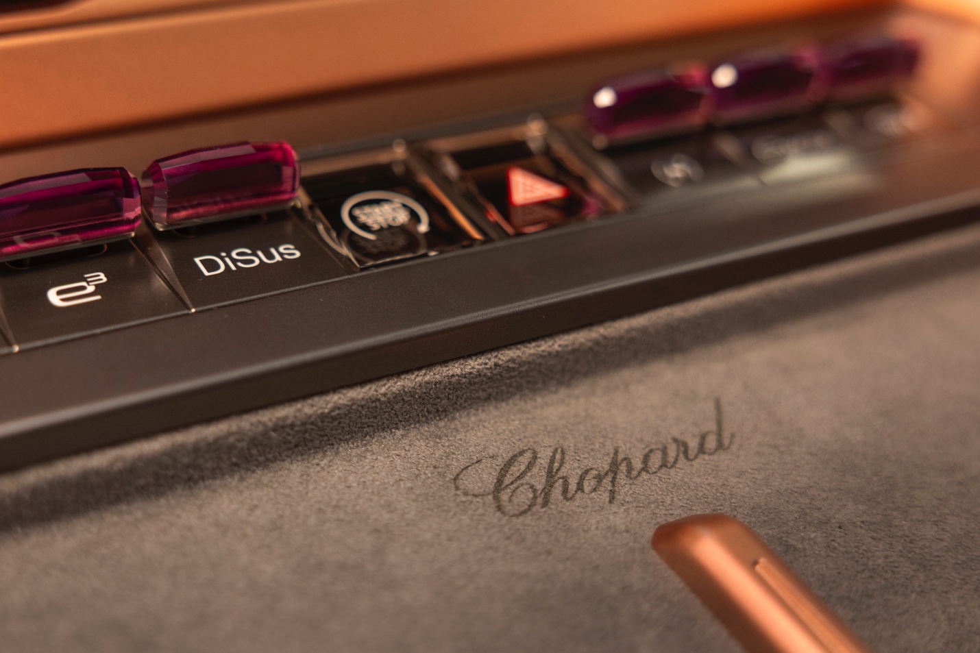 腾势联袂Chopard萧邦呈现Z9GT高定版，亮相戛纳电影节