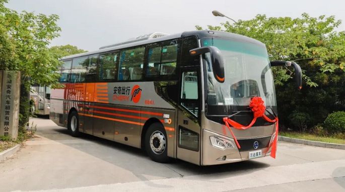 本土协同共筑绿色出行新生态奇瑞商用车20台纯电客车交付安奇租赁