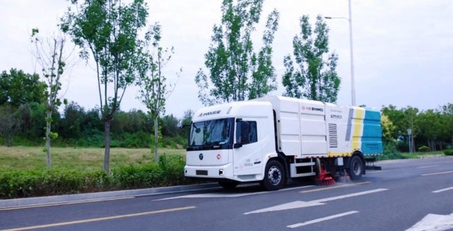 用户证言轻松又安心，欧曼银河3低入口环卫车科技护航环卫