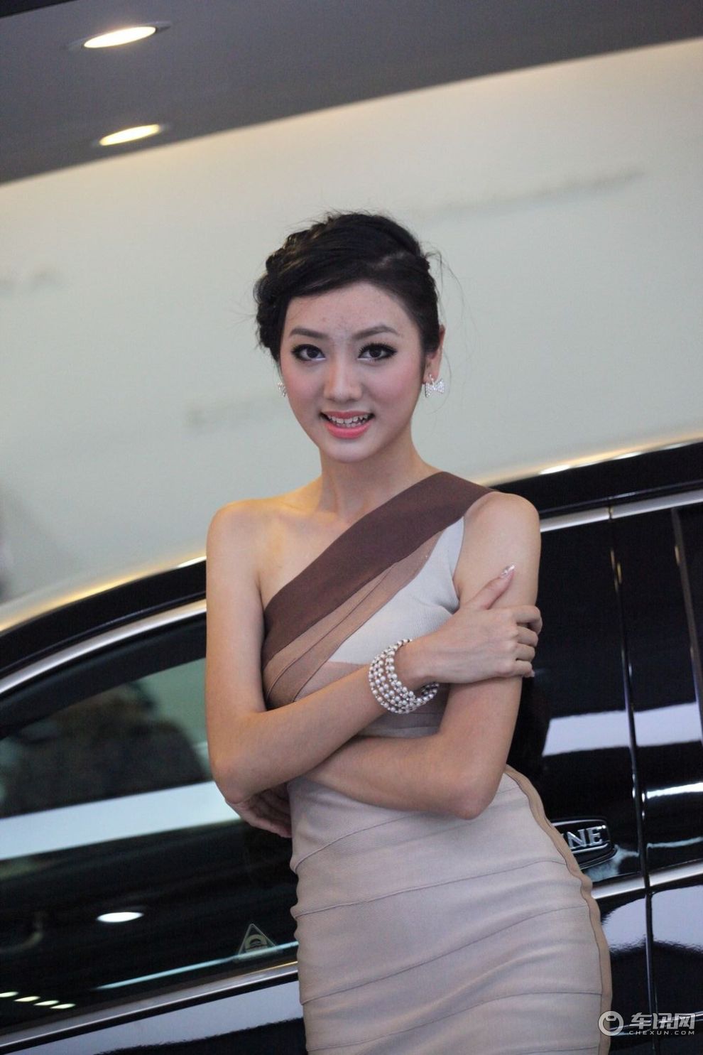 >车模图片>2012深港澳国际车展>现代(进口)2号车模> f 播放速度: 我要