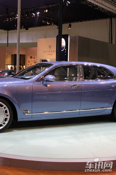 宾利宾利-慕尚女王登基钻禧纪念版号车模