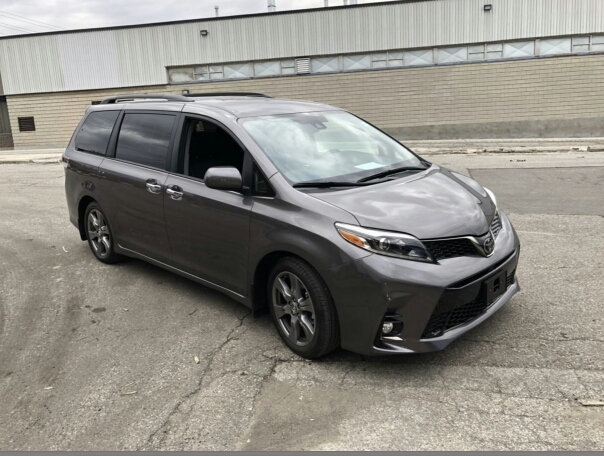 2020款丰田塞纳mpv特价来袭新年有礼