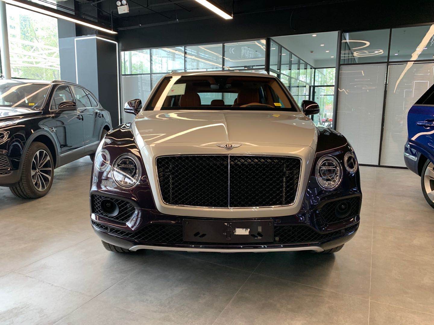 20款宾利添越双拼稀缺颜色尊贵奢华手工打