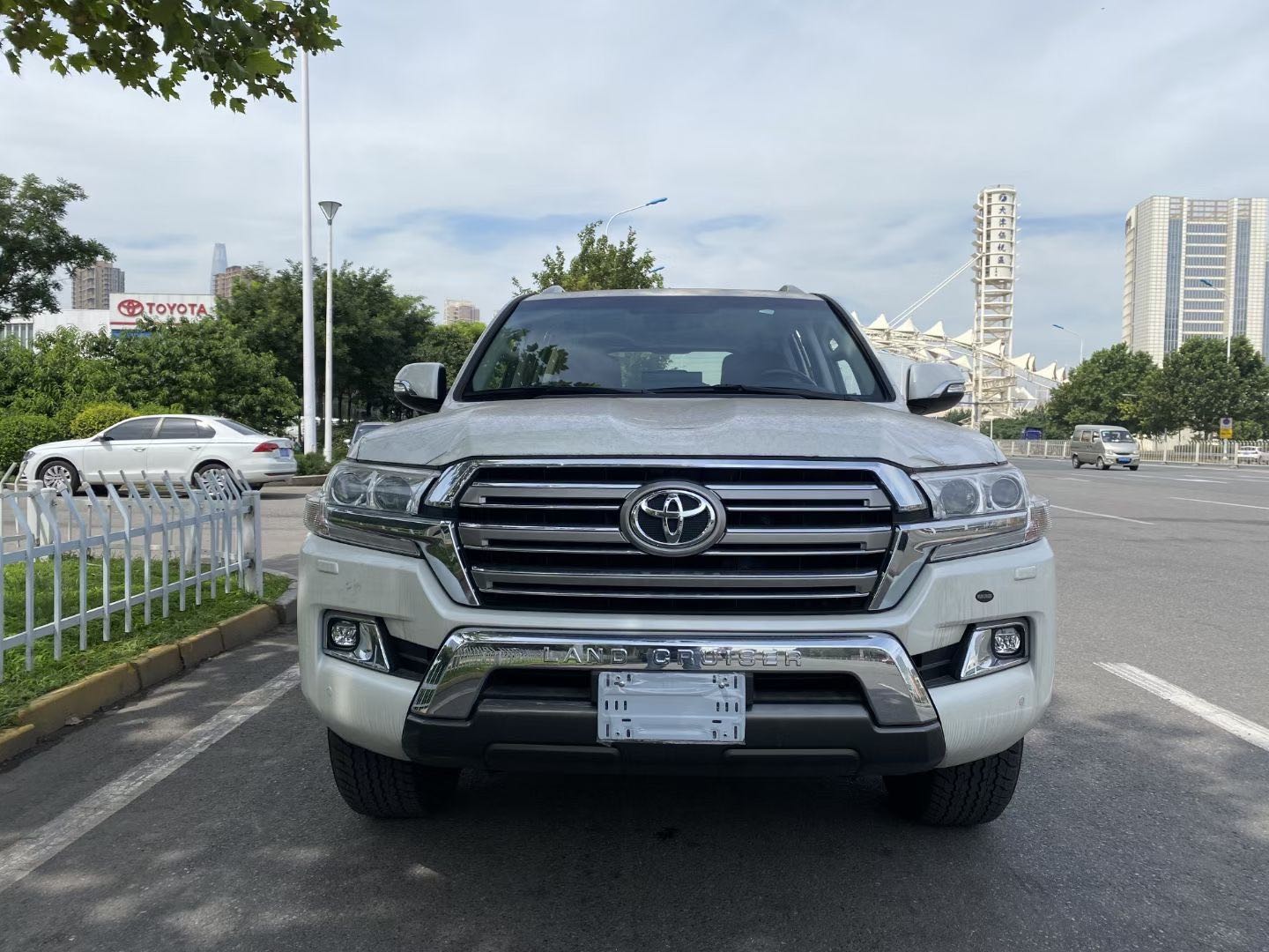 2020款丰田兰德酷路泽4500的高贵是一种气质,无法模仿,独树一帜的豪华