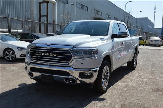 进口2020款道奇公羊皮卡突显霸气和威猛