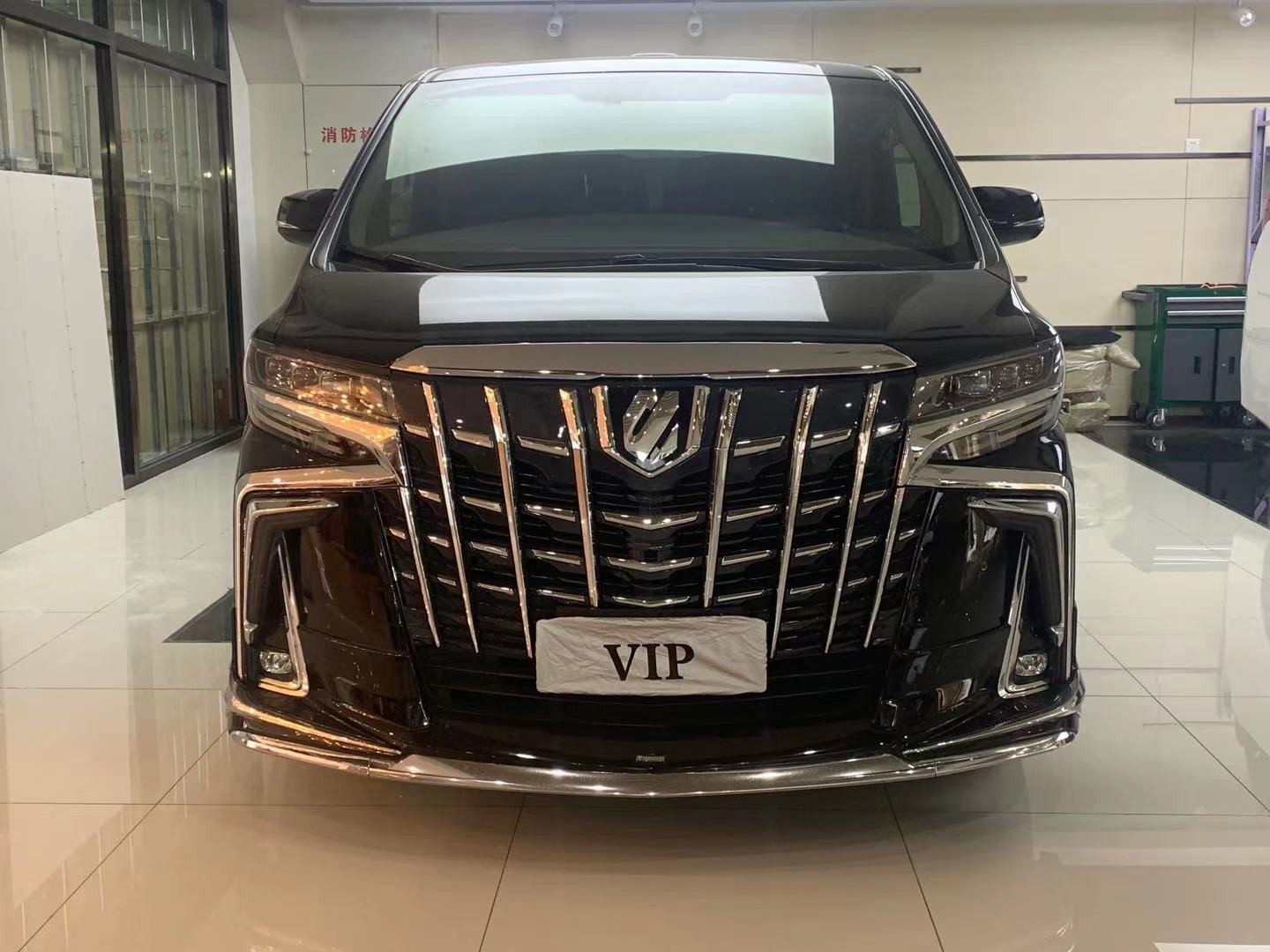 丰田埃尔法改装蒙娜丽莎全过程