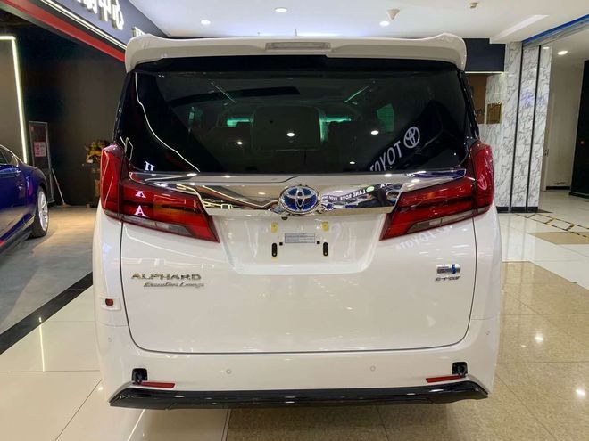 丰田埃尔法油电混合版本尊贵版售价