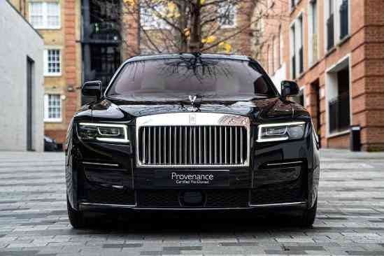 中网镀铬的帕特农神庙格栅采用垂直的设计劳斯莱斯古思特实