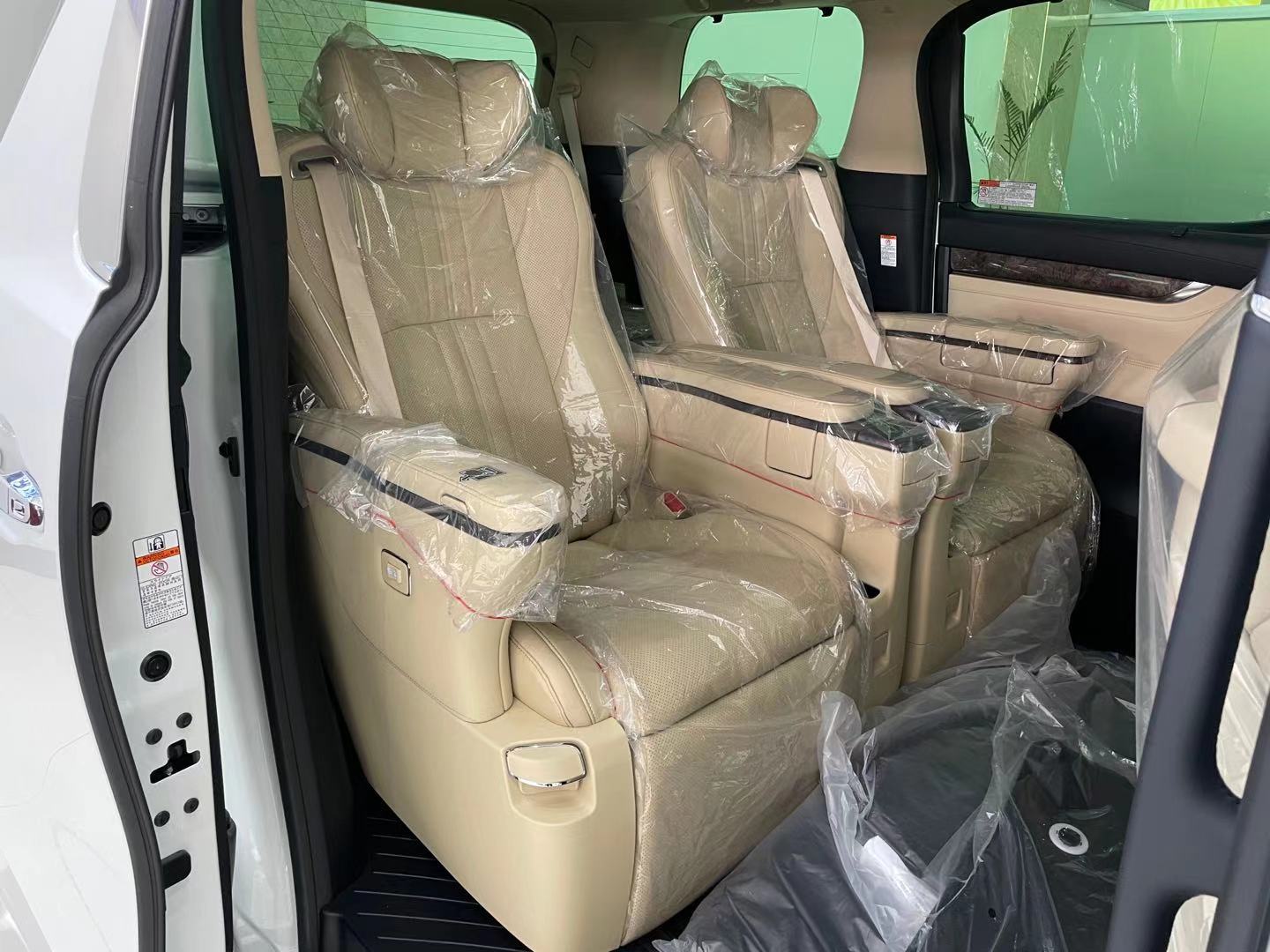 21款丰田阿尔法贵宾座舱跌破90余万裸售