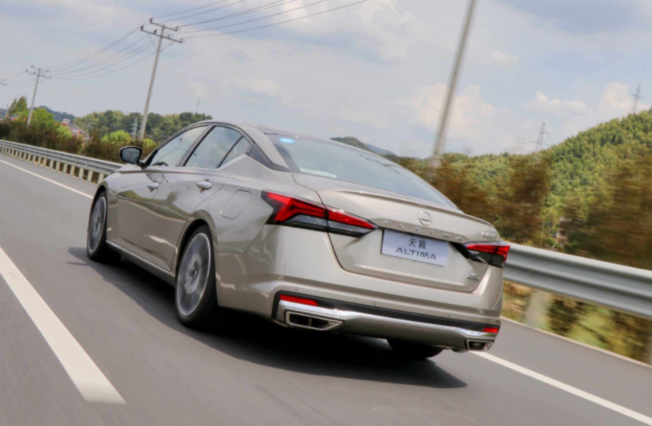 东风日产全新天籁上市售价区间1798万2398万元