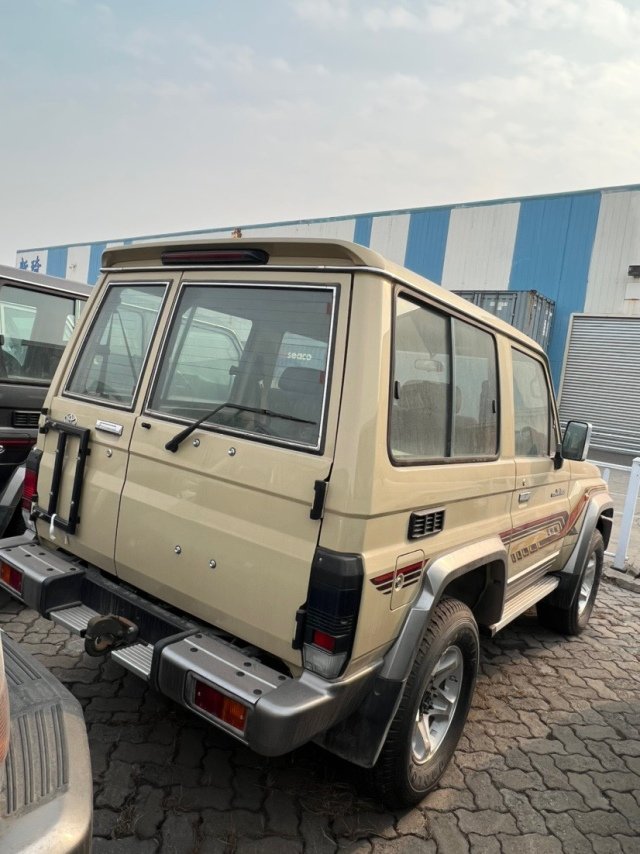 新款丰田lc71下月交车越野爱好者看过来