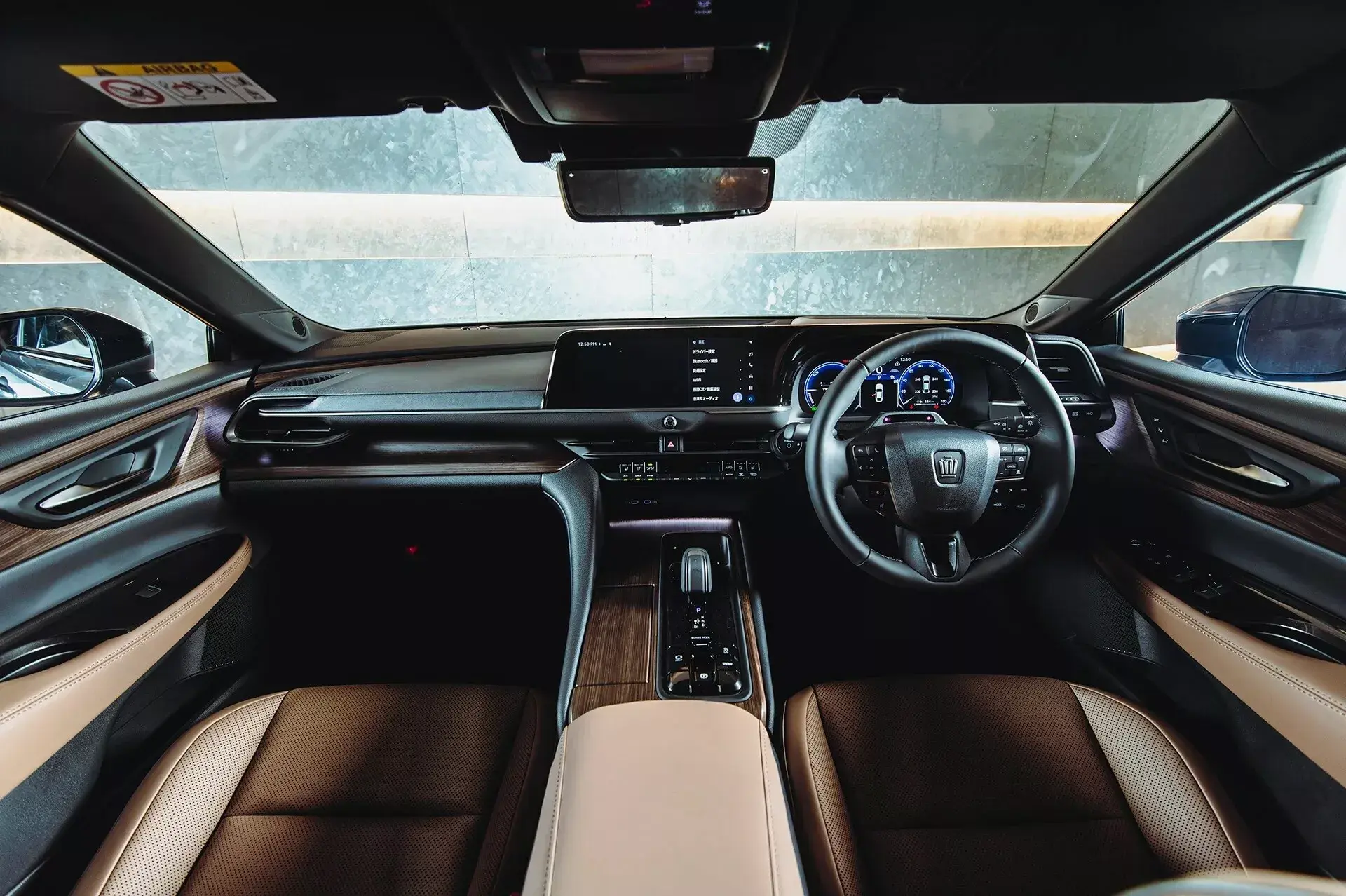 全新toyotacrownsedan实车曝光外形超霸气够酷