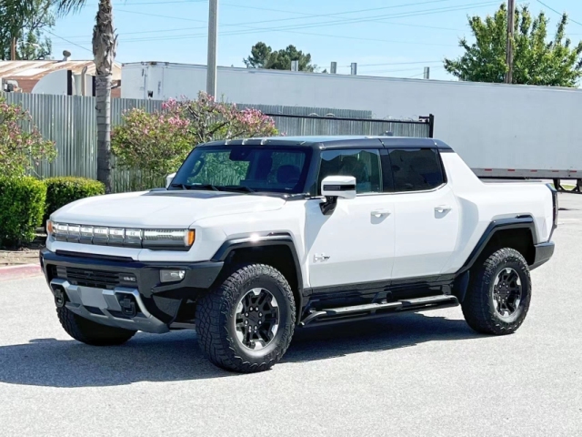 2023款悍马ev1000匹马力全电动皮卡和suv港口现车210万起