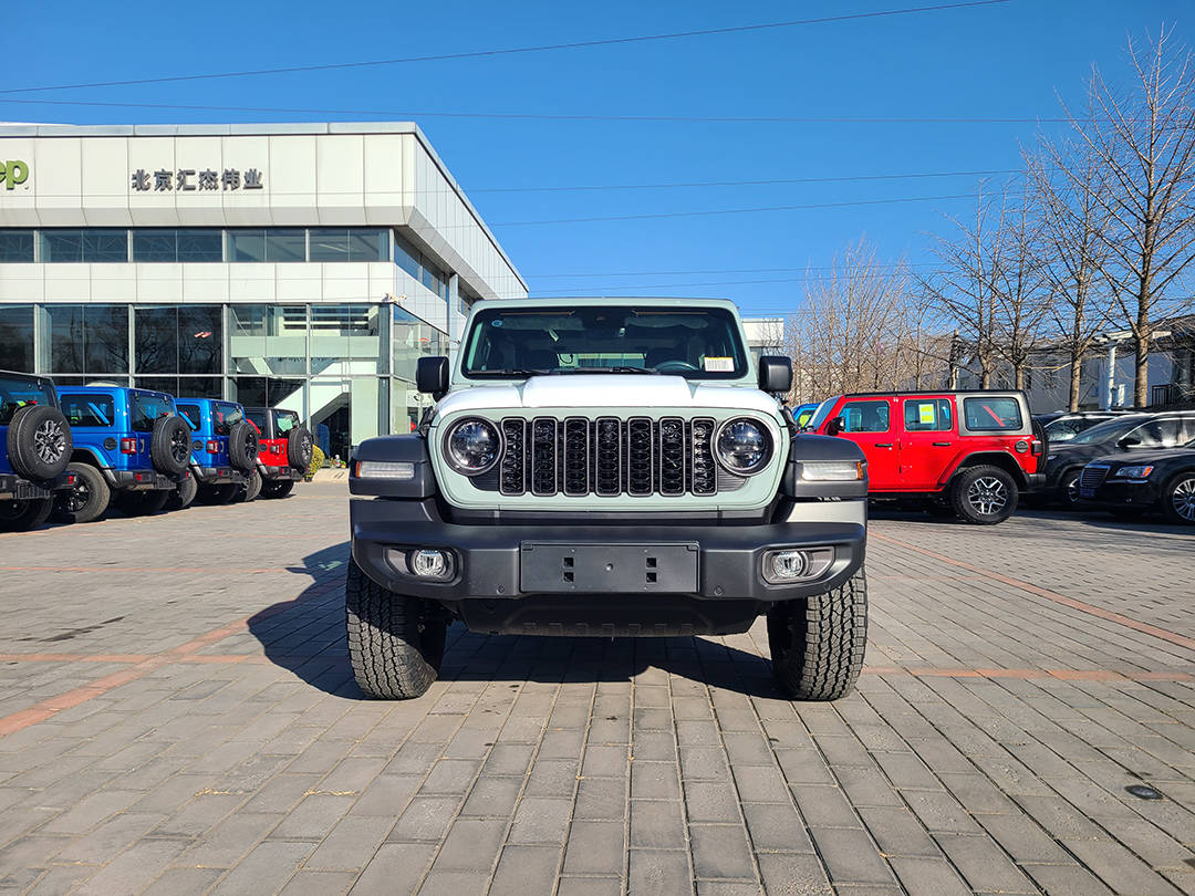 2024款牧马人罗宾汉两门版贝加尔冰青色到店 北京4s店-车讯网