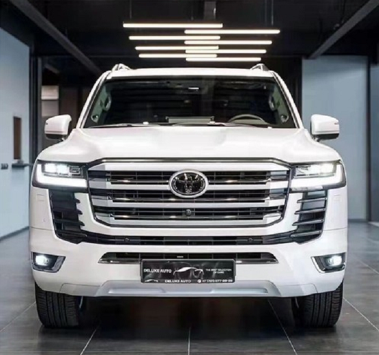 因为这一次丰田陆巡就连底盘标号都从lc200升级到了lc300