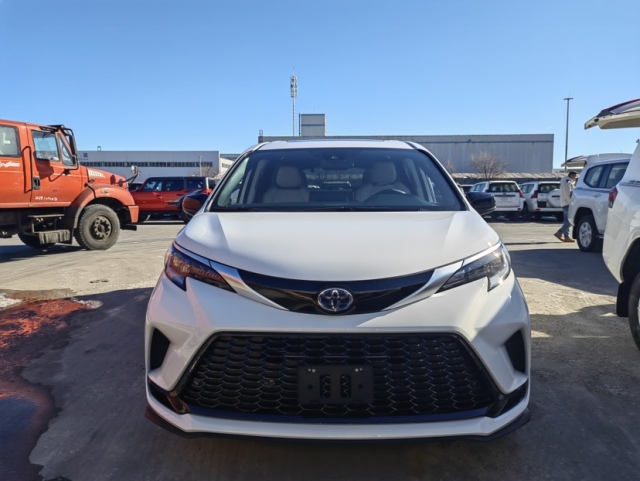 西安丰田塞纳2.5四驱加版24款50万